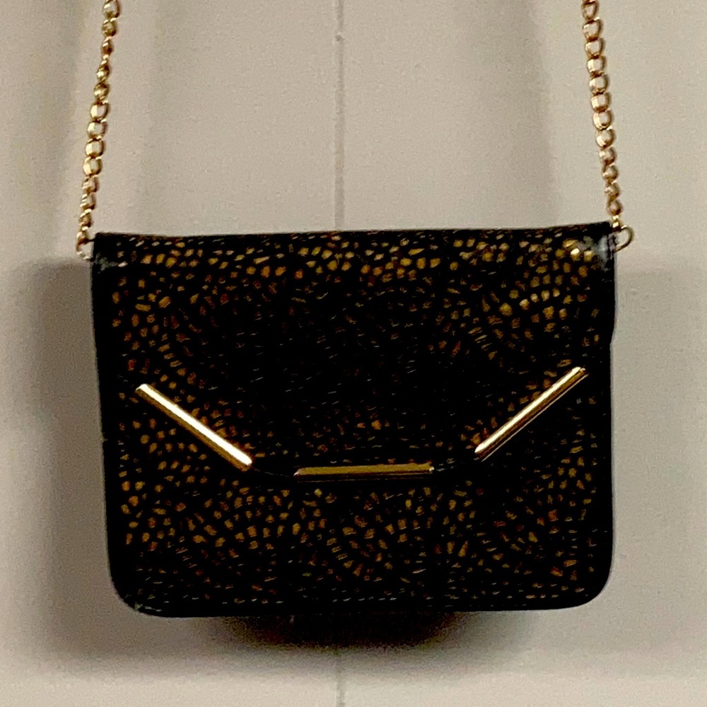 Urban Expression Black & Gold handbag